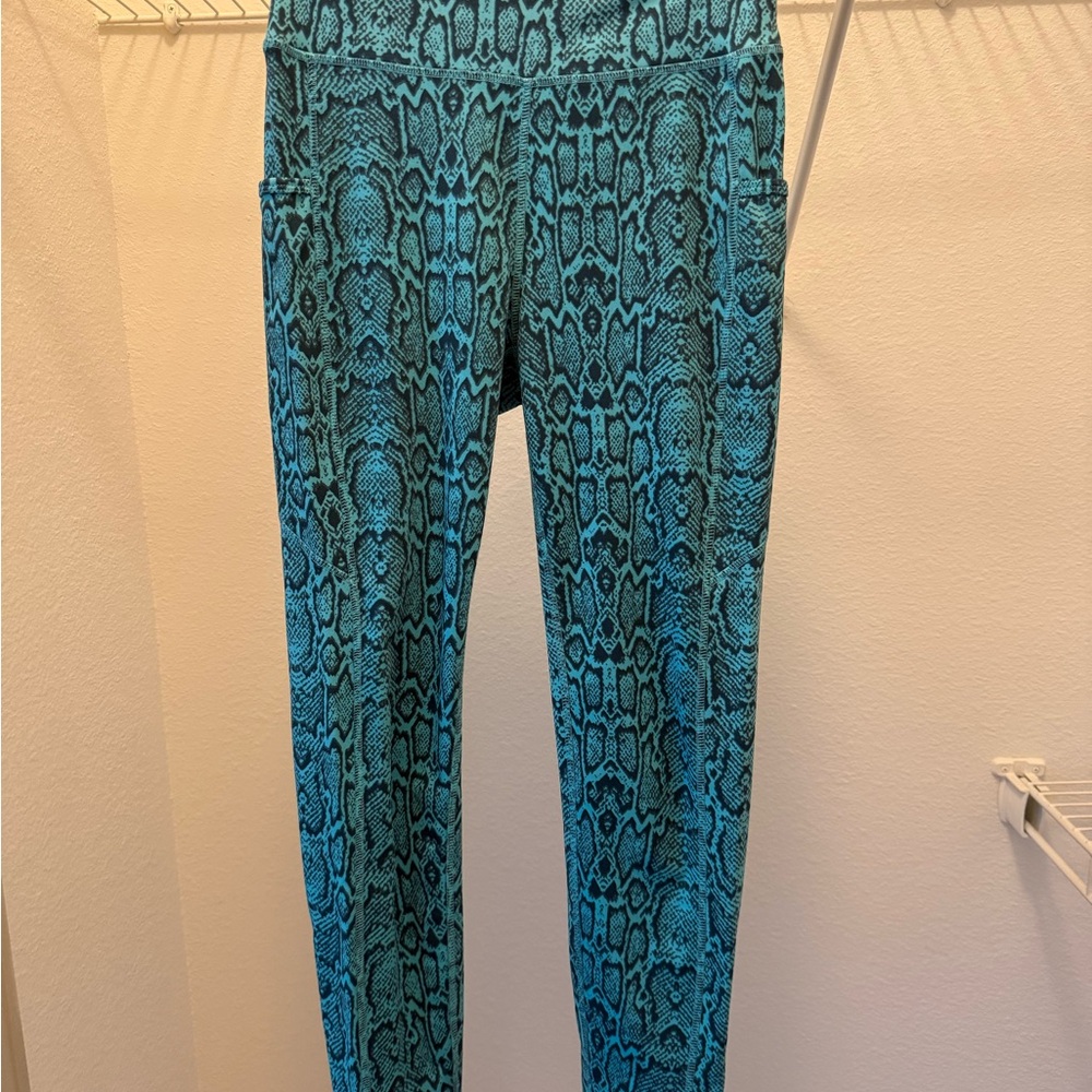 POP Fit Blue Snake Print Leggings